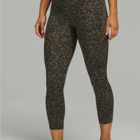 Lululemon Base Pace High-Rise 23"
Intertwined Camo Medium Olive (Size 4) - Picture 3 of 7